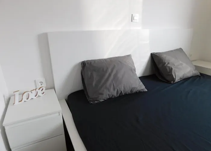 Elegant Poklukarjeva Street Apartament Lublana