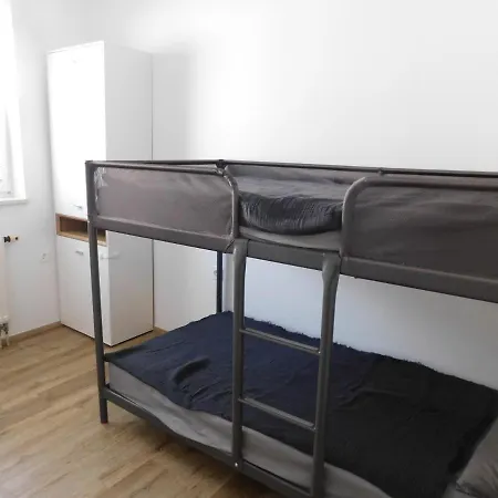 Elegant Poklukarjeva Street Apartma