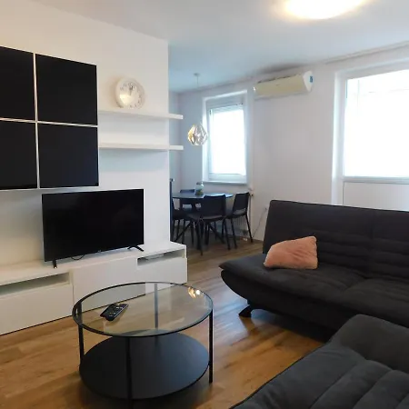 Apartma Elegant Poklukarjeva Street Ljubljana